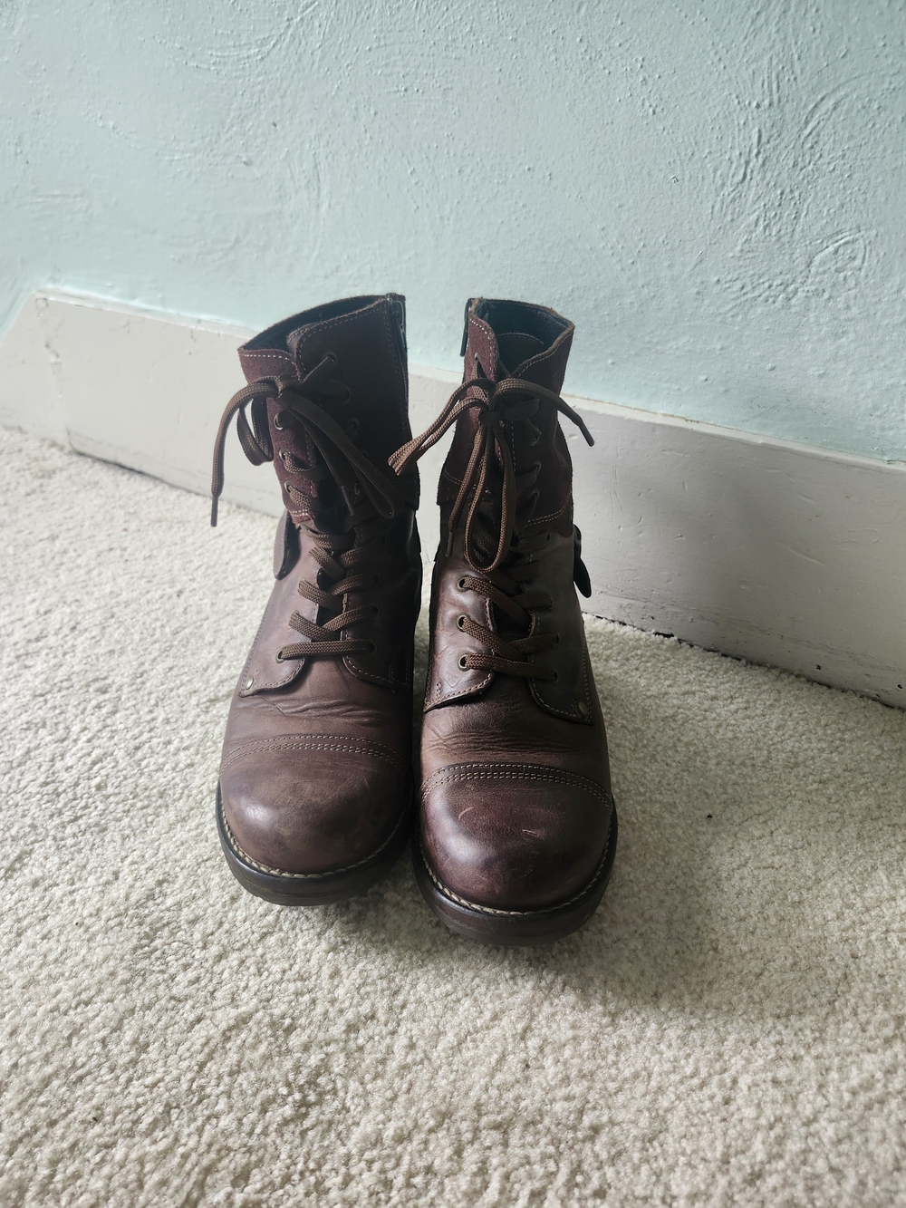 Taos Footwear Brown Lace-Up Leather Ankle Boots